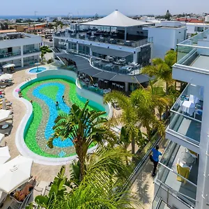 Tasia Maris Oasis Cipro